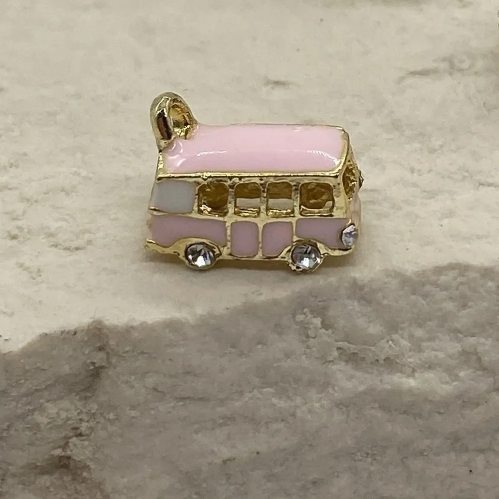 ✨🆕✨ Cute Hippie VW BoHo Van 🚐 Keychain✨ Available in pink, green & black✨